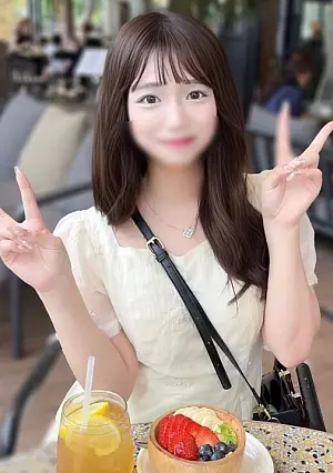 FC2PPV 4728960 A cute smile and an innocent, masochistic local hairdresser. She was nervous, but was beaten violently and lost her mind