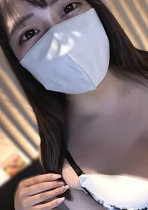FC2PPV 4733880 Sara-Chan, 22 years old, works in the garment industry in Tokyo, with a slim waist and G-cup, first appearance in FC2