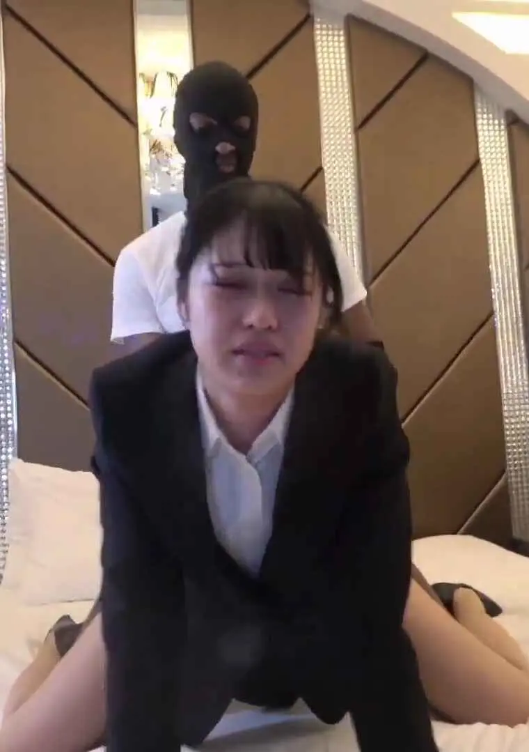 FC2PPV 4753608 A cute 22-year-old office worker is back! This time, she's so desperate for a baby that she asked her black coworker to ejaculate deep 