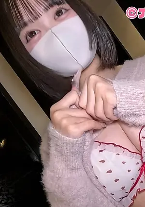 FC2PPV 4813294 Make friends with a seductive girl/beauty and film a sex scene in POV. G-size breast massage is the best. [cen]