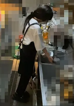 FC2PPV 4824107 You probably never imagined you'd be filmed having sex at your part-time job that you were offered.