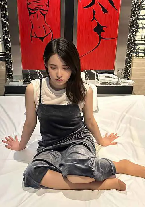 FC2PPV 4700175 A shocking debut. A true talent is the center of attention in advertisements. An unofficial sex video that even the management company 