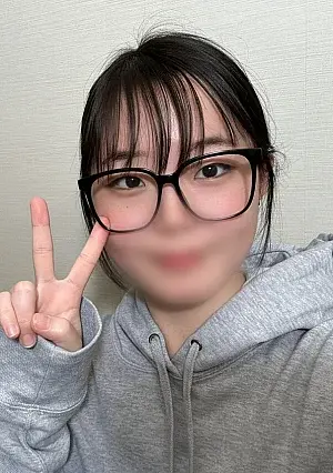 FC2PPV 4846759 A 19-year-old bookworm from the Literature department. This innocent student signed up for the filming because she was short on money