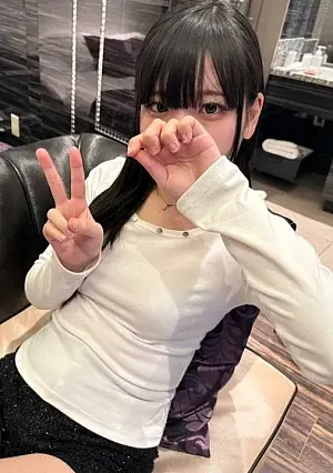 FC2PPV 4863694 The edgy blonde girl I used to have fun with has unexpectedly transformed into a gentle girl with silky black hair