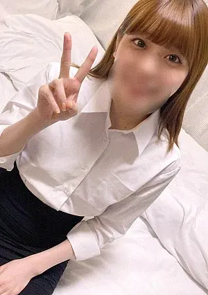 FC2PPV 4884781 Ordered by her boyfriend to serve another man's private parts after work, she was repeatedly penetrated from behind by a huge penis